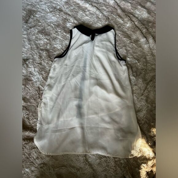 Monteau Collared Blouse - Picture 4 of 5